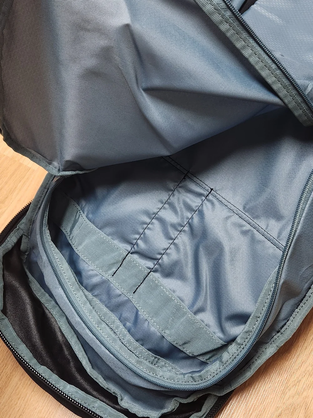 OSPREY Metron 24 Backpack in Black
